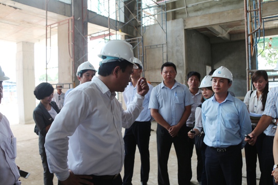 
Bí thư Đinh La Thăng tại dự án xây dựng bệnh viện quận Gò Vấp mới.
