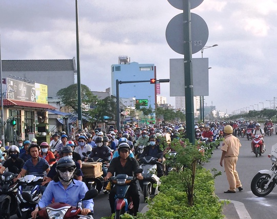 
Vụ tai nạn khiến giao thông qua khu vực bị ùn ứ
