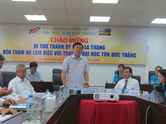 
Bí thư thành ủy Đinh La Thăng phát biểu tại buổi làm việc
