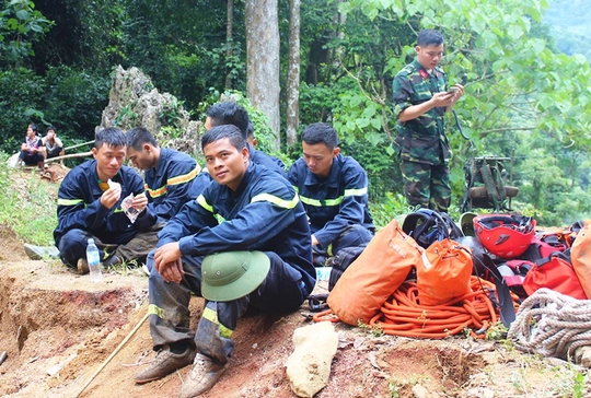 
Tỉnh Thanh Hóa đã huy động lực lượng cứu hộ đông đảo với nòng cốt là các chiến sĩ PCCC và bộ đội

 

