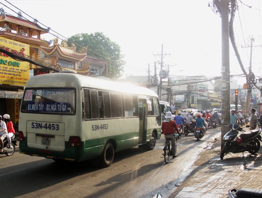 
Chiếc xe buýt trong vụ tai nạn (Ảnh: Trương Kiệt)
