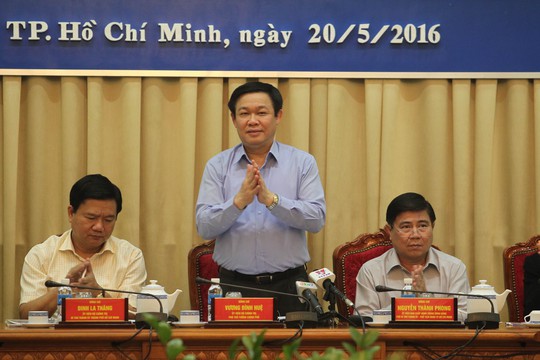 Phó Thủ tướng Vương Đình Huệ làm việc với TP HCM về tình hình kinh tế xã hội 4 tháng đầu năm. Ảnh: Hoàng Triều