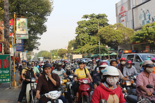 Vụ tai nạn khiến giao thông trên đường Phan Văn Trị ùn ứ nghiêm trọng