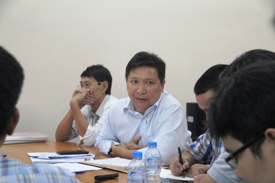
Ông Lê Hoàng Minh, Phó Giám đốc Sở GTVT TP trả lời báo chí liên quan đến đơn tố cáo của Công ty Phương Trang ngày 12-7
