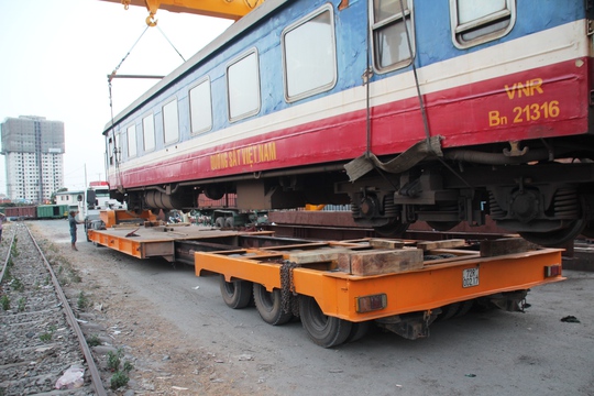 
Dự kiến trong hơn 1 tuần, 37 toa tàu sẽ được chuyển xuống ga Biên Hòa, tăng cường chở khách
