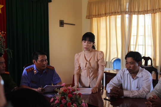 Bà Ngọc tại buổi tổ chức xin lỗi ở huyện Nhơn Trạch