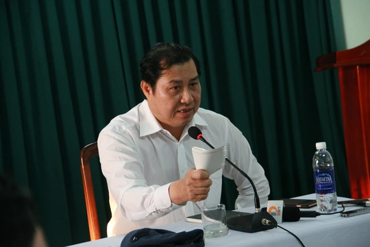 
Ông Huỳnh Đức Thơ phát biểu tại buổi đối thoại
