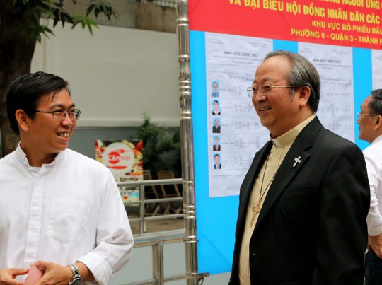 
Phaolô Bùi Văn Đọc – Tổng Giám mục của Tổng Giáo phận TP HCM cũng tham gia bầu cử.
