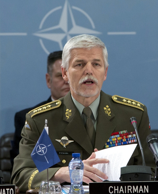 Tướng Petr Pavel, Chủ tịch Ủy ban quân sự NATO khai mạc cuộc họp hôm 21-1 ở Brussels. Ảnh: AP