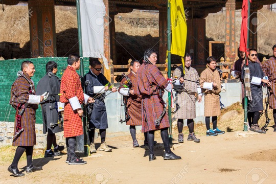 
Người dân Bhutan đón năm mới bằng cách tranh tài bắn cung. Ảnh: 123rf.com
