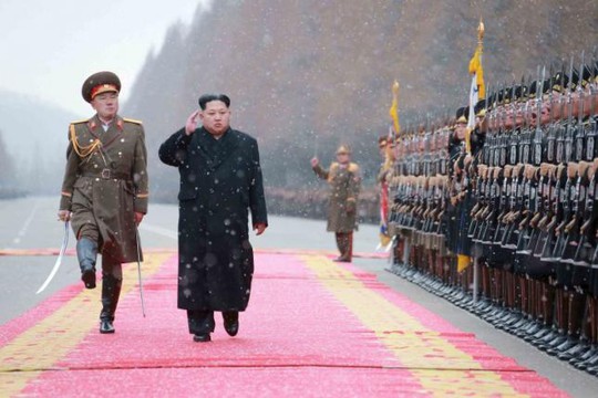 
Nhà lãnh đạo Kim Jong-un thăm Bộ các Lực lượng Vũ trang Nhân dân Triều Tiên. Ảnh: REUTERS
