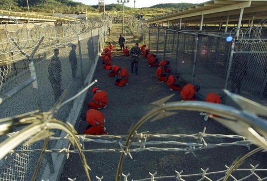 Các tù nhân được chuyển về Mỹ sẽ giúp tiết kiệm chi phí. Ảnh: Reuters