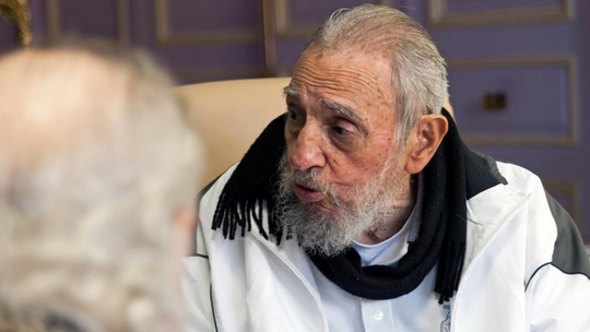 
Cựu Chủ tịch Cuba Fidel Castro xuất hiện hiếm hoi trước công chúng. Ảnh: AAP
