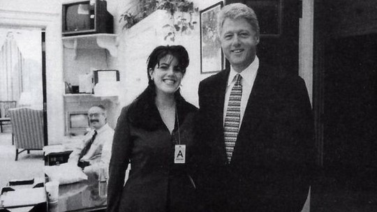 
Ông Bill Clinton và thực tập sinh Monica Lewinsky. Ảnh: AP
