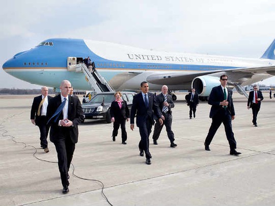 Air Force One, Cadillac One luôn đồng hành cùng Tổng thống Obama. Ảnh: oneindia.com