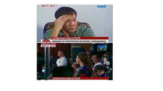 
Mariz Umali hỏi nốt câu hỏi của mình trong khi ông Duterte và một số người mỉm cười. Ảnh: INQUIRER
