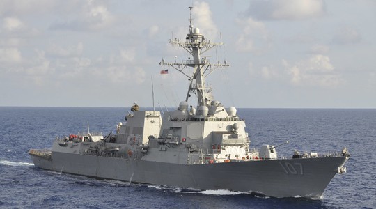 
Tàu khu trục mang tên lửa dẫn đường USS Gravely của Mỹ Ảnh: REUTERS
