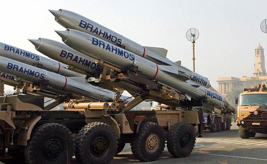 
Tên lửa siêu thanh BrahMos Ảnh: NDTV
