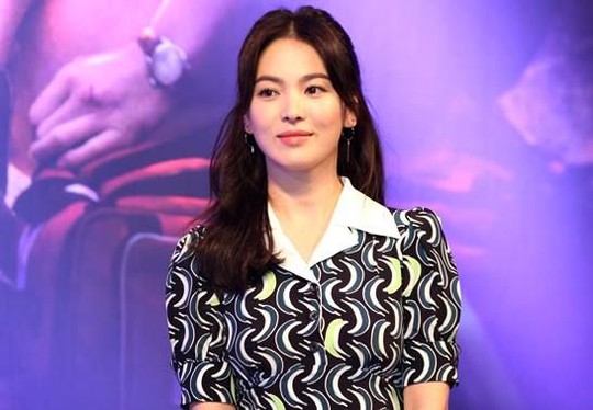 Song Hye Kyo lại bị đồn gái bao