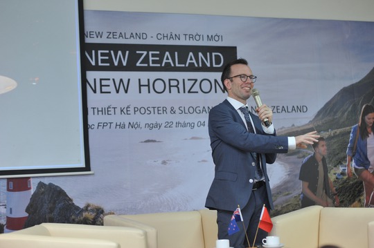 
Đại sứ New Zealand tại Việt Nam Haike Manning trong lễ phát động cuộc thi New Zealand - Chân trời mới
