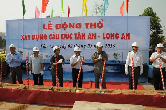 
Lễ động thổ xây dựng cầu đúc Tân An mới
