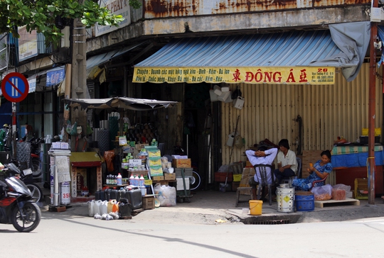 
Chợ Kim Biên là khu vực buôn bán hóa chất tấp nập, nhộn nhịp nhất TP HCM.
