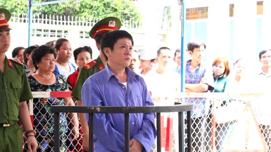 Nhẫn tâm đâm chết vợ, Nguyễn Hoàng lãnh án chung thân