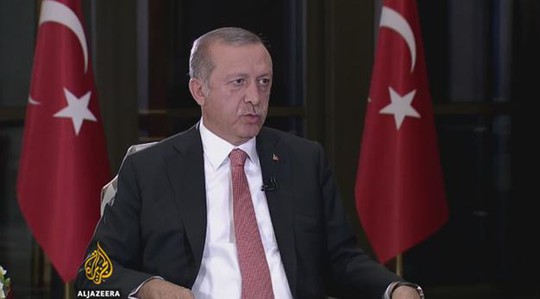 
Ông Erdogan khẳng định nhận được tin đảo chính từ anh rể chứ không phải Nga. Ảnh Al Jazeera
