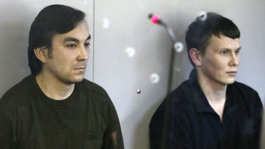 Yerofeyev (trái) và Alexandrov. Ảnh: Reuters