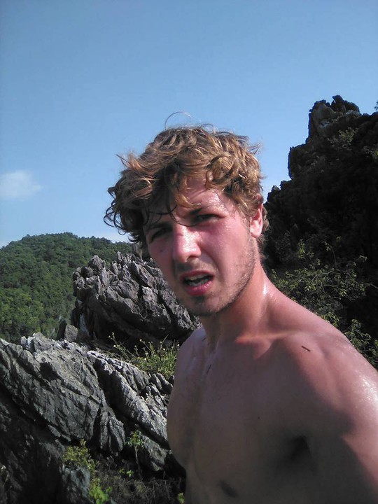 Anh Shaw Webb là một vận động viên leo núi chuyên nghiệp - Ảnh: Facebook nhân vật