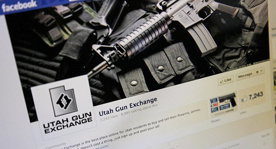 Một tài khoản chuyên bán vũ khí sát thương trên Facebook. Ảnh: AP