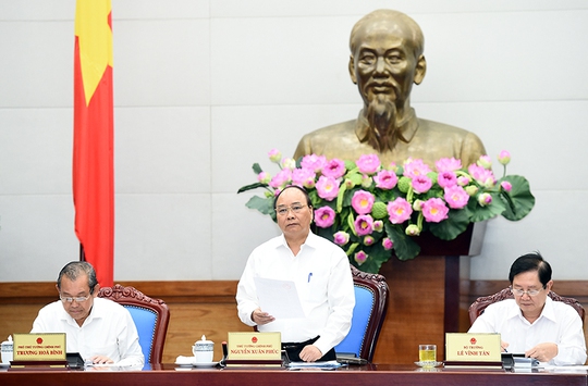 
Thủ tướng Nguyễn Xuân Phúc chủ trì hội nghị cải cách hành chính sáng 17-8 - Ảnh: Quang Hiếu
