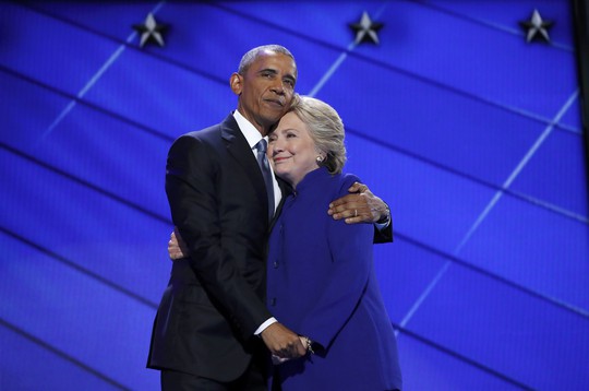 
Ông Obama kêu gọi cử tri bỏ phiếu để đưa bà Clinton vào Nhà Trắng. Ảnh: Reuters
