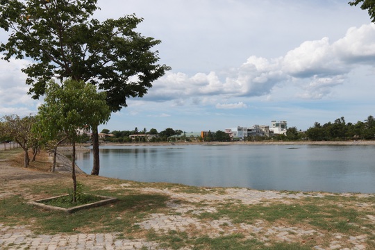 
Hồ Nguyễn Du nơi Ly tử vong
