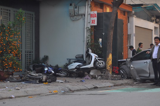 Hiện trường vụ tai nạn kinh hoàng ở Hà Nội vào sáng 29-2 khiến 3 người tử vong