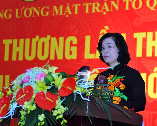 
Bà Bùi Thị Thanh, Phó Chủ tịch MTTQ trình bày báo cáo kết quả lấy ý kiến cử tri nơi công tác đối với 197 người được giới thiệu ứng cử đại biểu Quốc hội khóa XIV tại Trung ương
