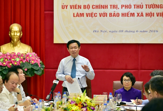 
Phó Thủ tướng Vương Đình Huệ tại buổi làm việc với BHXH Việt Nam - Ảnh: Thành Chung
