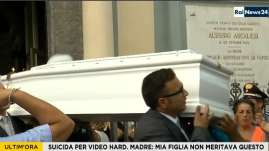 
Cả nước Ý đau buồn vì cái chết của Tiziana. Ảnh: BBC
