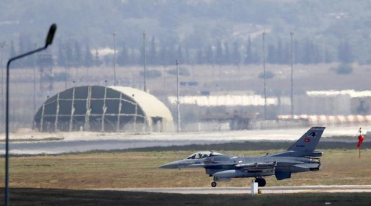 
Một chiến đấu cơ F-16 của Thổ Nhĩ Kỳ tại căn cứ không quân Incirlik. Ảnh: REUTERS

