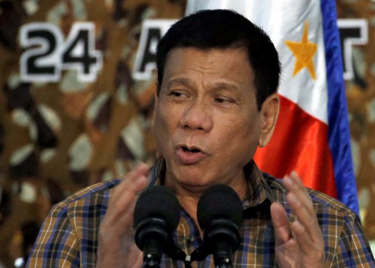 
Tổng thống Duterte tuyên bố mạnh tay trong cuộc chiến chống khủng bố, tội phạm ma tuý. Ảnh: Reuters
