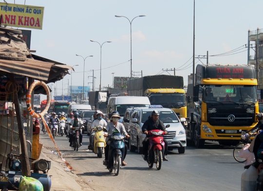 
Cửa ngõ phía tây TP, lượng phương tiện cũng tăng cao nhưng không gây ra tình trạng kẹt xe
