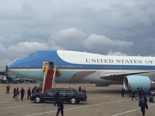 Chuẩn bị đón tổng thống xuống máy bay
