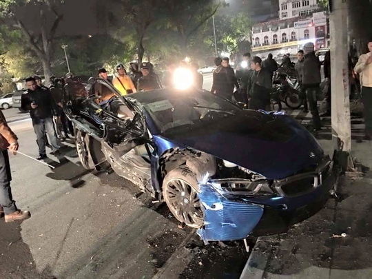 Hiện trường siêu xe BMW i8 gây tai nạn kinh hãi