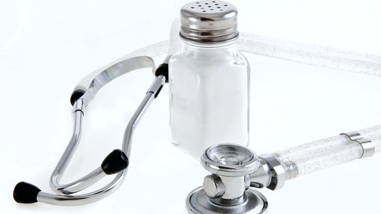 Nhóm nghiên cứu đặc biệt khuyến cáo giảm muối ở người cao huyết áp Ảnh: EMPOWHER