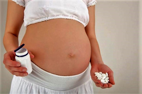 Phụ nữ nên dùng thuốc hết sức thận trọng trong thời gian mang thaiẢnh: MNT