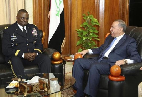 
Tướng Lloyd Austin trong một cuộc gặp Bộ trưởng Quốc phòng Iraq Khaled al-Obeidi năm 2014. Ảnh: Reuters
