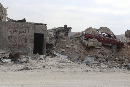 
Khung cảnh hoang tàn tại làng Kafr Hamra, thuộc tỉnh Aleppo. Ảnh: Reuters
