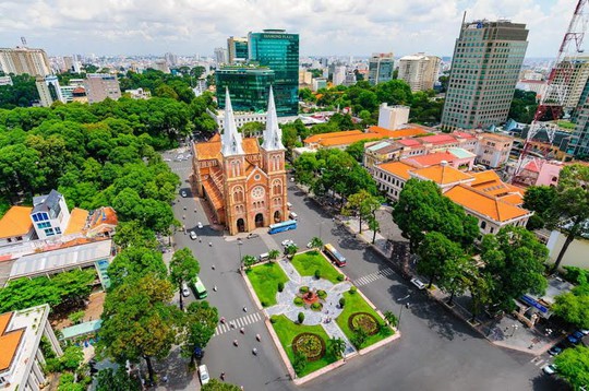 Toàn cảnh nhà thờ Đức Bà qua ống kính của nhiếp ảnh gia Nguyễn Thế Dương
