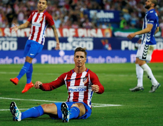 Torres được tung ra sân trong hiệp 2 và mang về 1 quả phạt đền