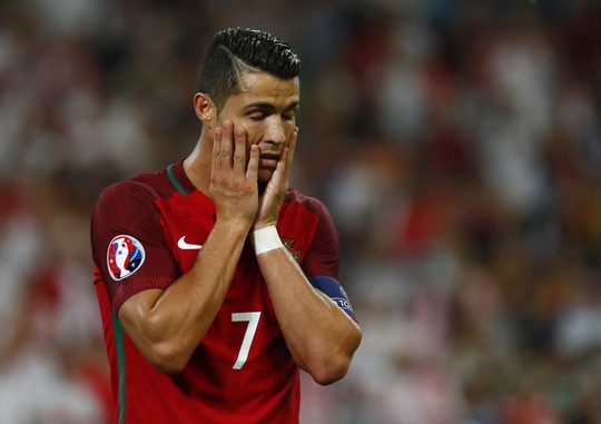 
Ronaldo cũng mất ngủ sau khi sút hỏng quả phạt đền ở vòng bảng
